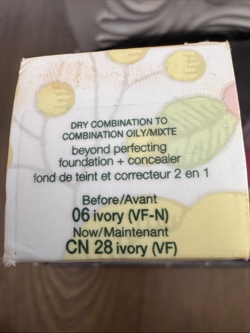 #215 CLINIQUE Beyond Perfecting Foundation+Concealer 06 IVORY NIB - Picture 2 of 4